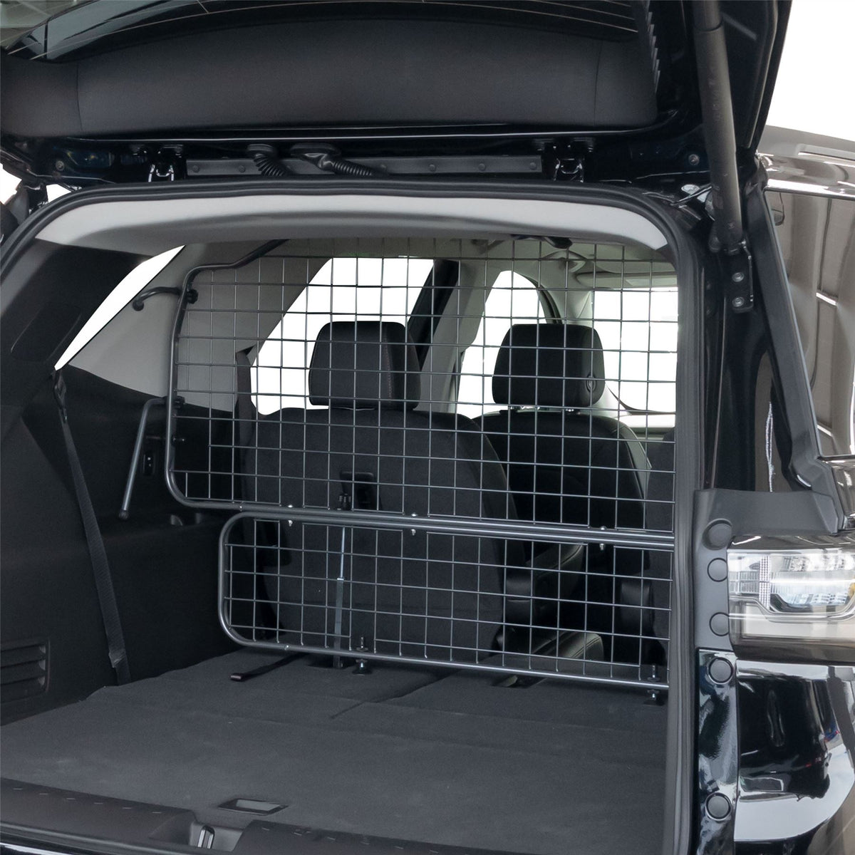 Chevrolet Traverse Dog Guard (2017-2021)
